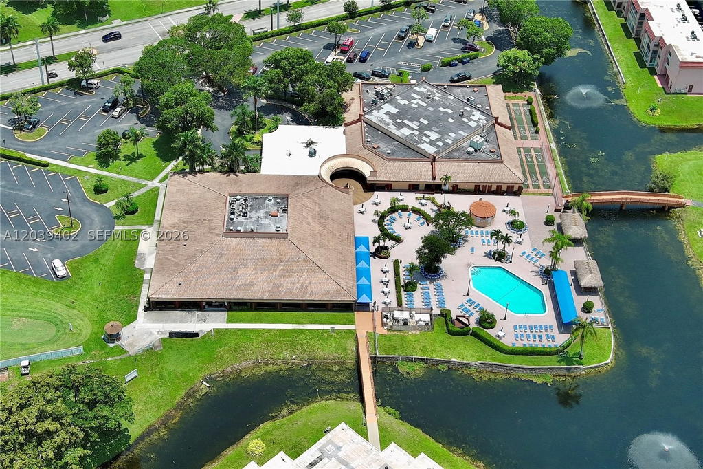 Real estate property located at 9281 Sunrise Lakes Blvd #308, Broward, Sunrise Lakes 96 Condo, Sunrise, FL