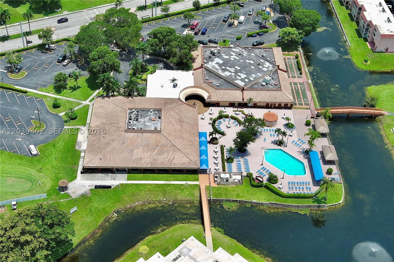 Real estate property located at 9281 Sunrise Lakes Blvd #308, Broward, Sunrise Lakes 96 Condo, Sunrise, FL