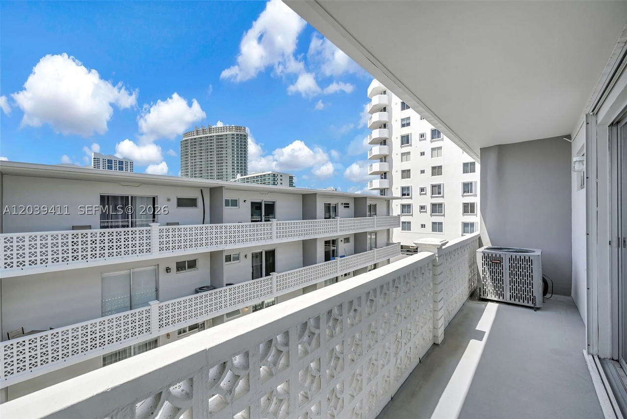 Real estate property located at 1620 West Ave #603, Miami-dade, Twin Towers Condo, Miami Beach, FL