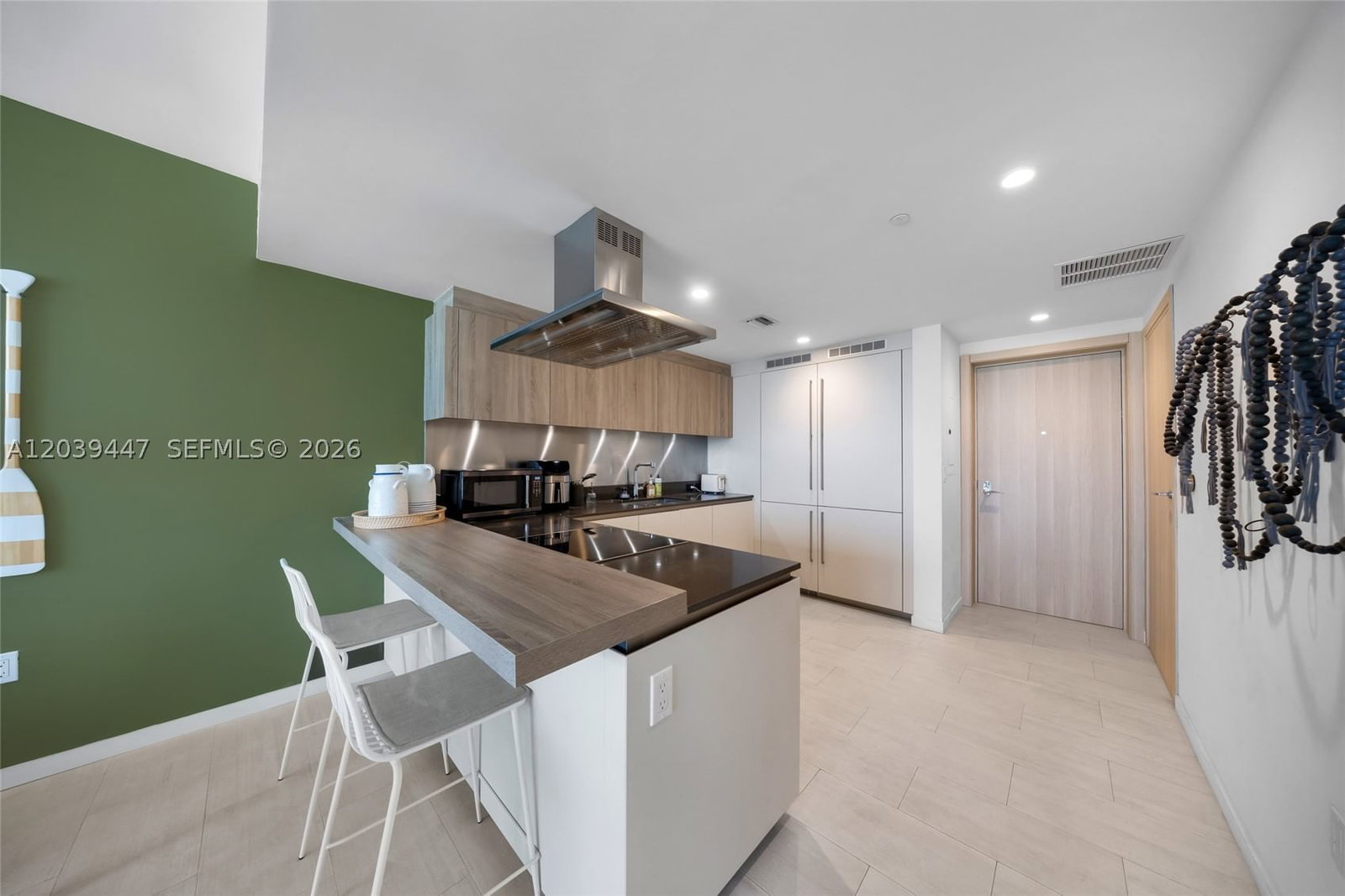 Real estate property located at 1000 Brickell Plz #4704, Miami-dade, Brickell Flatiron, Miami, FL