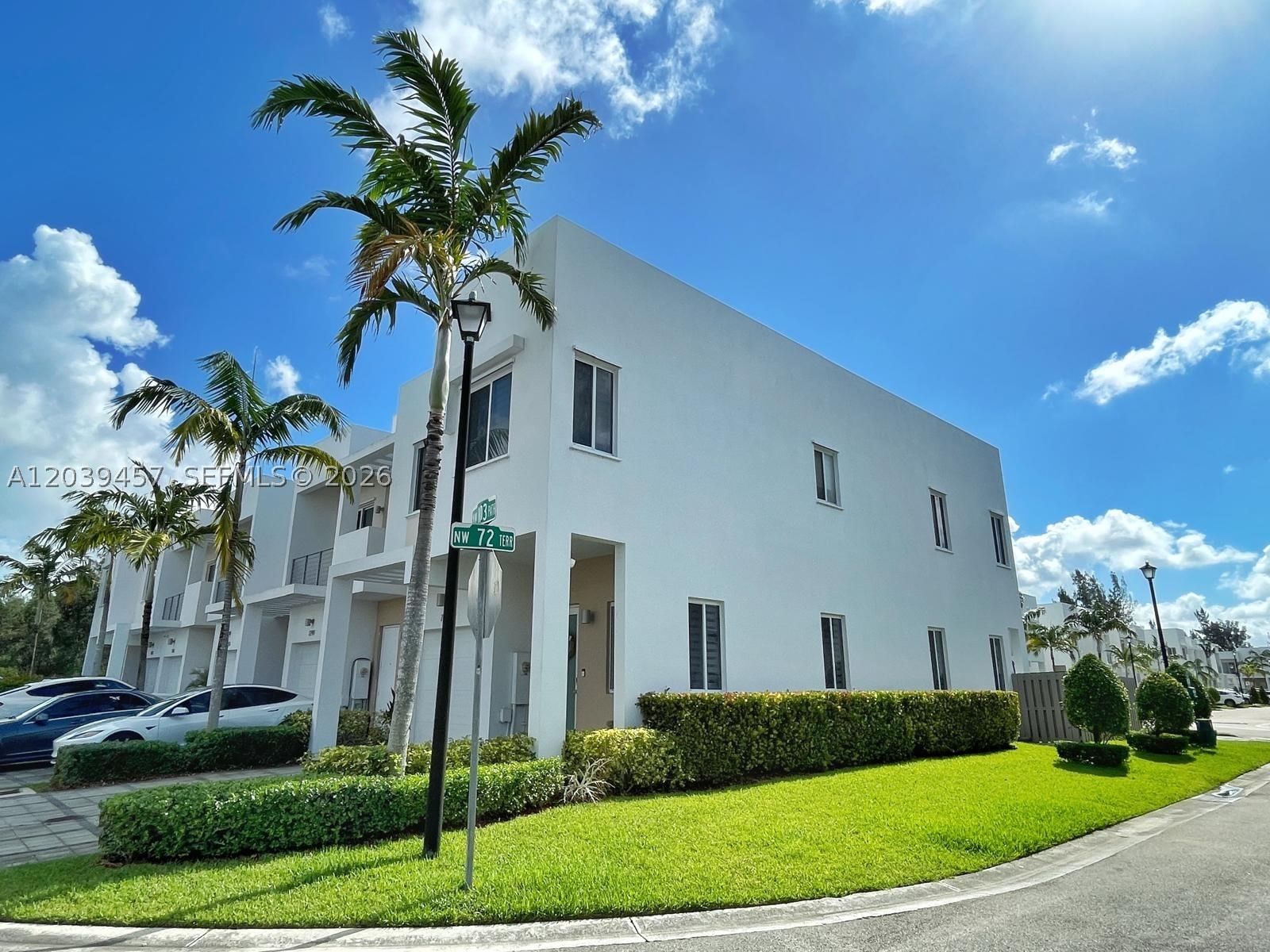 Real estate property located at 7243 103rd Path, Miami-dade, Doral Palms North, Doral, FL