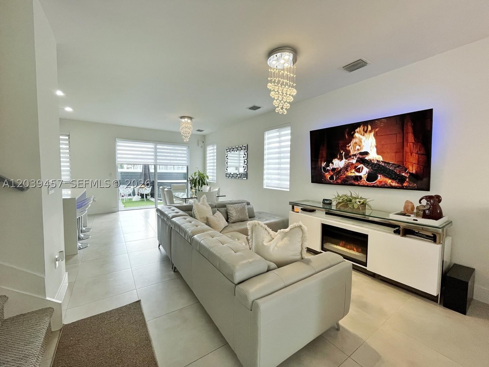 Real estate property located at 7243 103rd Path, Miami-dade, Doral Palms North, Doral, FL