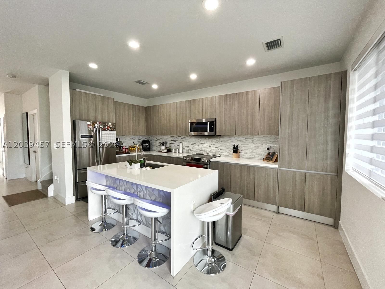 Real estate property located at 7243 103rd Path, Miami-dade, Doral Palms North, Doral, FL