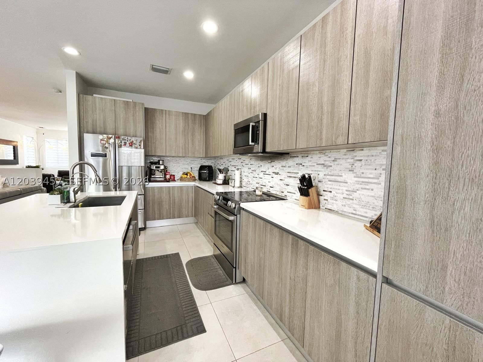 Real estate property located at 7243 103rd Path, Miami-dade, Doral Palms North, Doral, FL