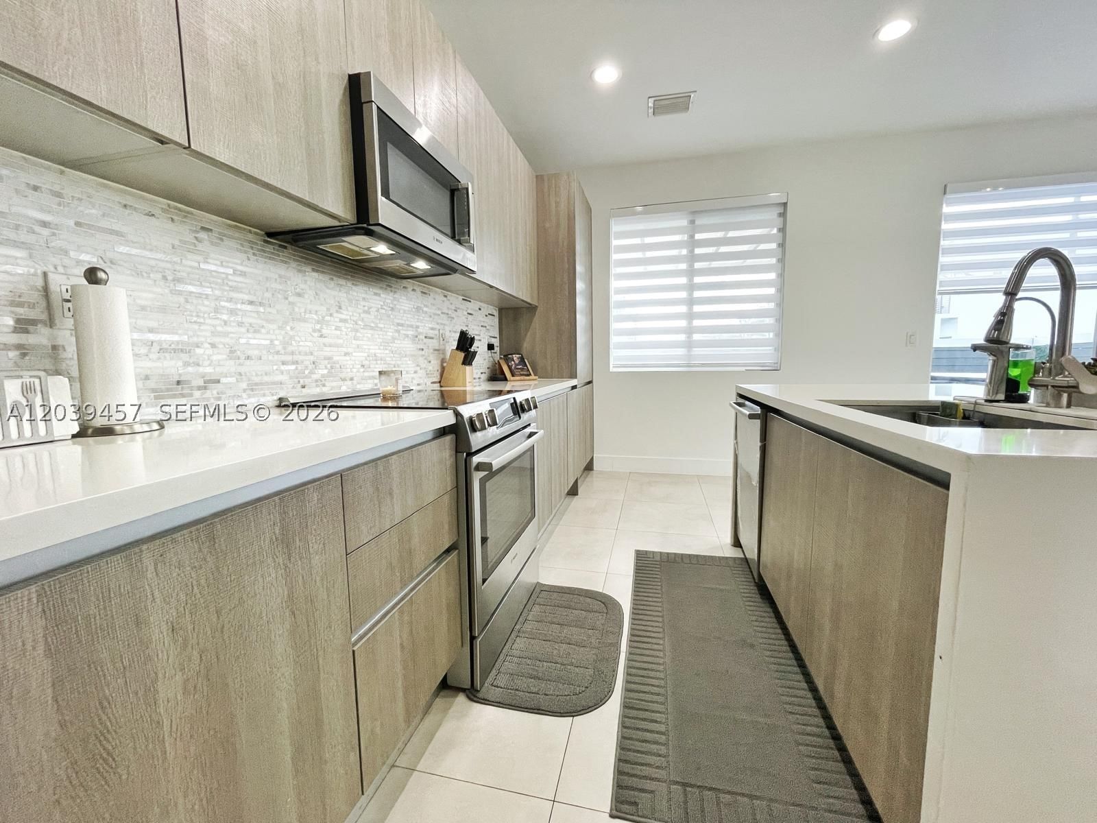 Real estate property located at 7243 103rd Path, Miami-dade, Doral Palms North, Doral, FL