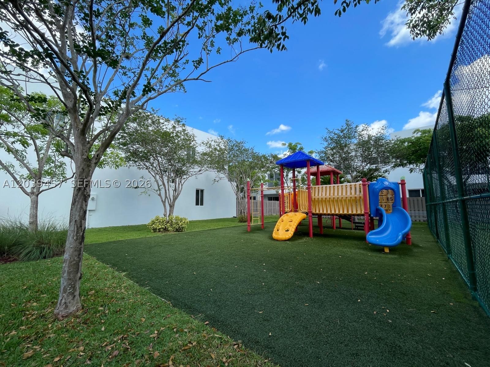 Real estate property located at 7243 103rd Path, Miami-dade, Doral Palms North, Doral, FL