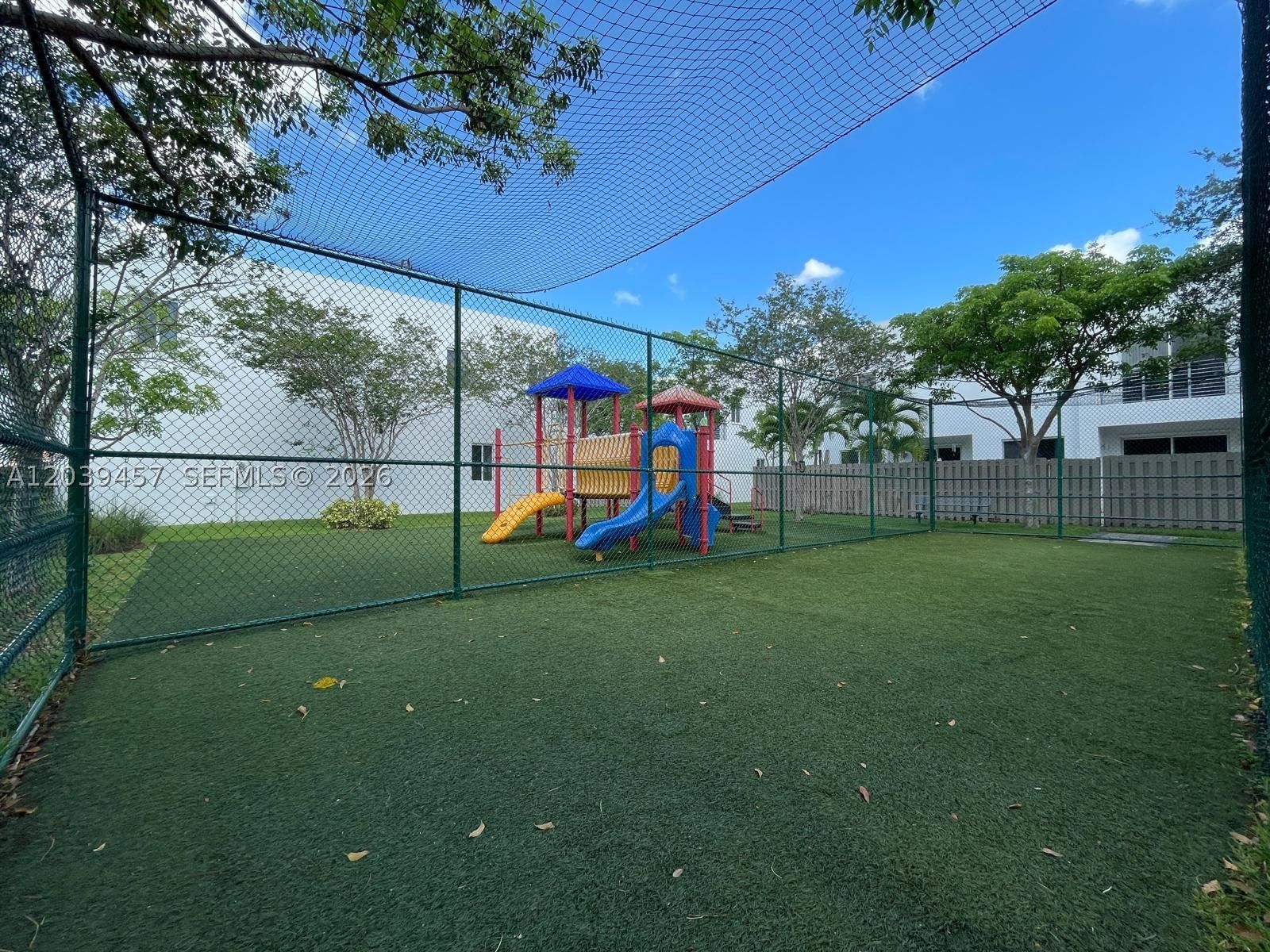 Real estate property located at 7243 103rd Path, Miami-dade, Doral Palms North, Doral, FL