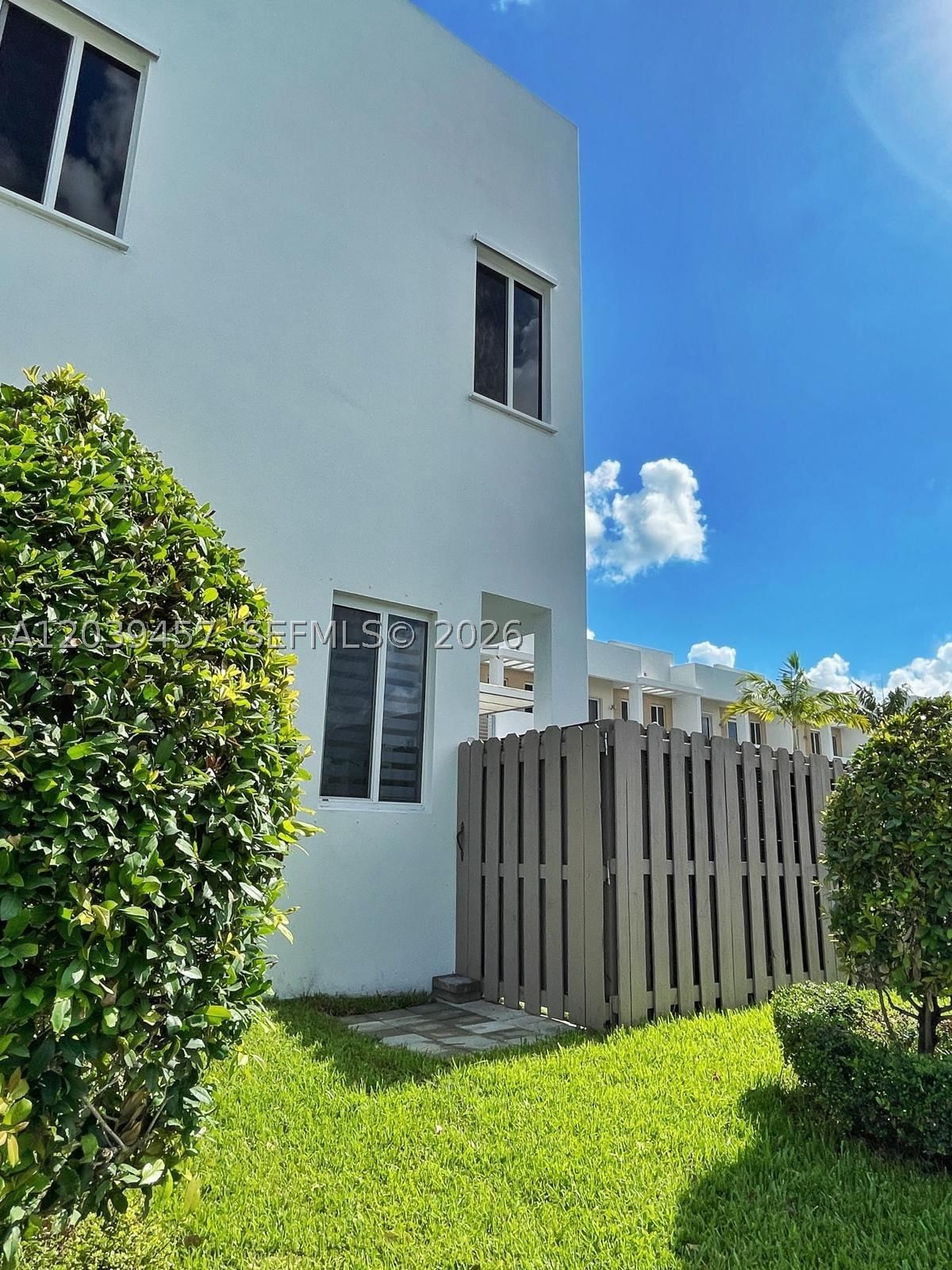 Real estate property located at 7243 103rd Path, Miami-dade, Doral Palms North, Doral, FL