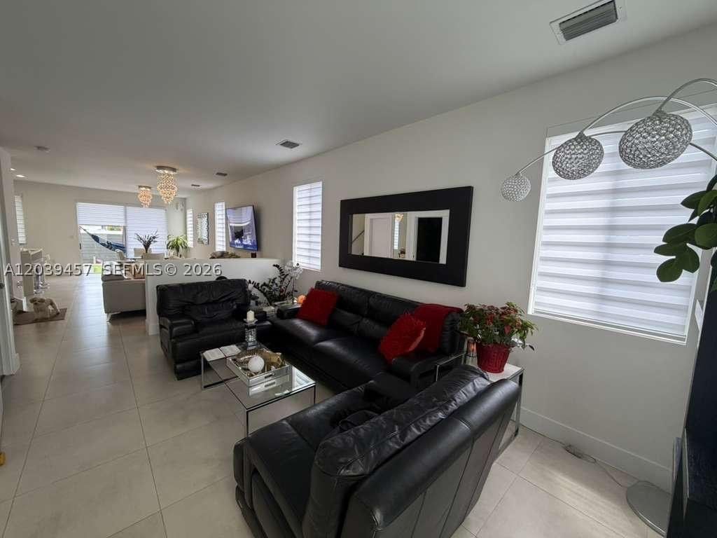 Real estate property located at 7243 103rd Path, Miami-dade, Doral Palms North, Doral, FL