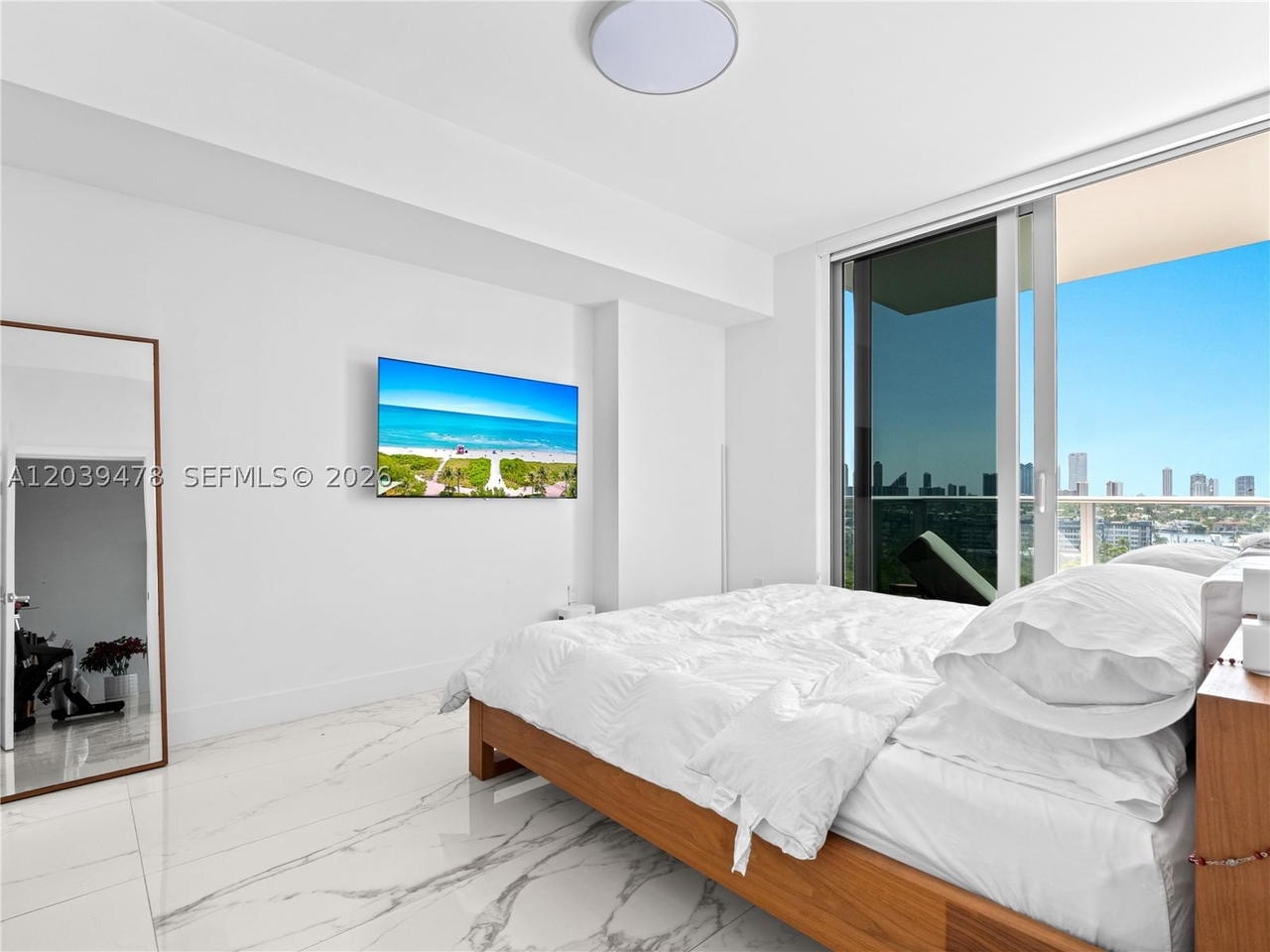 Real estate property located at 16385 Biscayne Blvd #1117, Miami-dade, The Harbour South Condo, North Miami Beach, FL