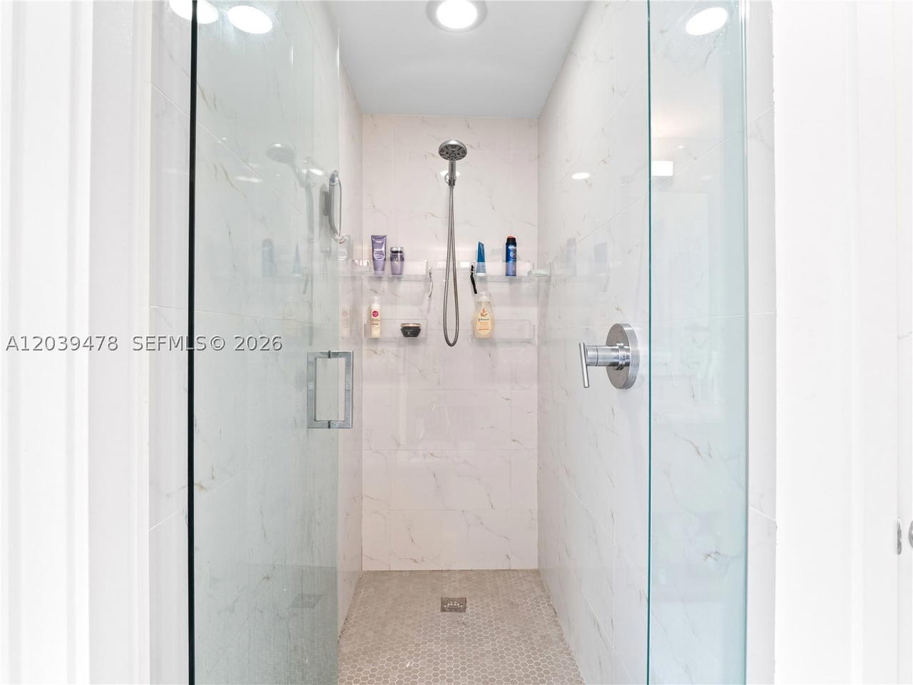 Real estate property located at 16385 Biscayne Blvd #1117, Miami-dade, The Harbour South Condo, North Miami Beach, FL