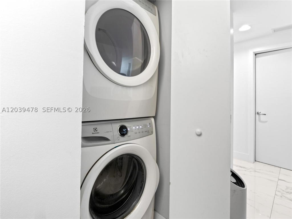 Real estate property located at 16385 Biscayne Blvd #1117, Miami-dade, The Harbour South Condo, North Miami Beach, FL