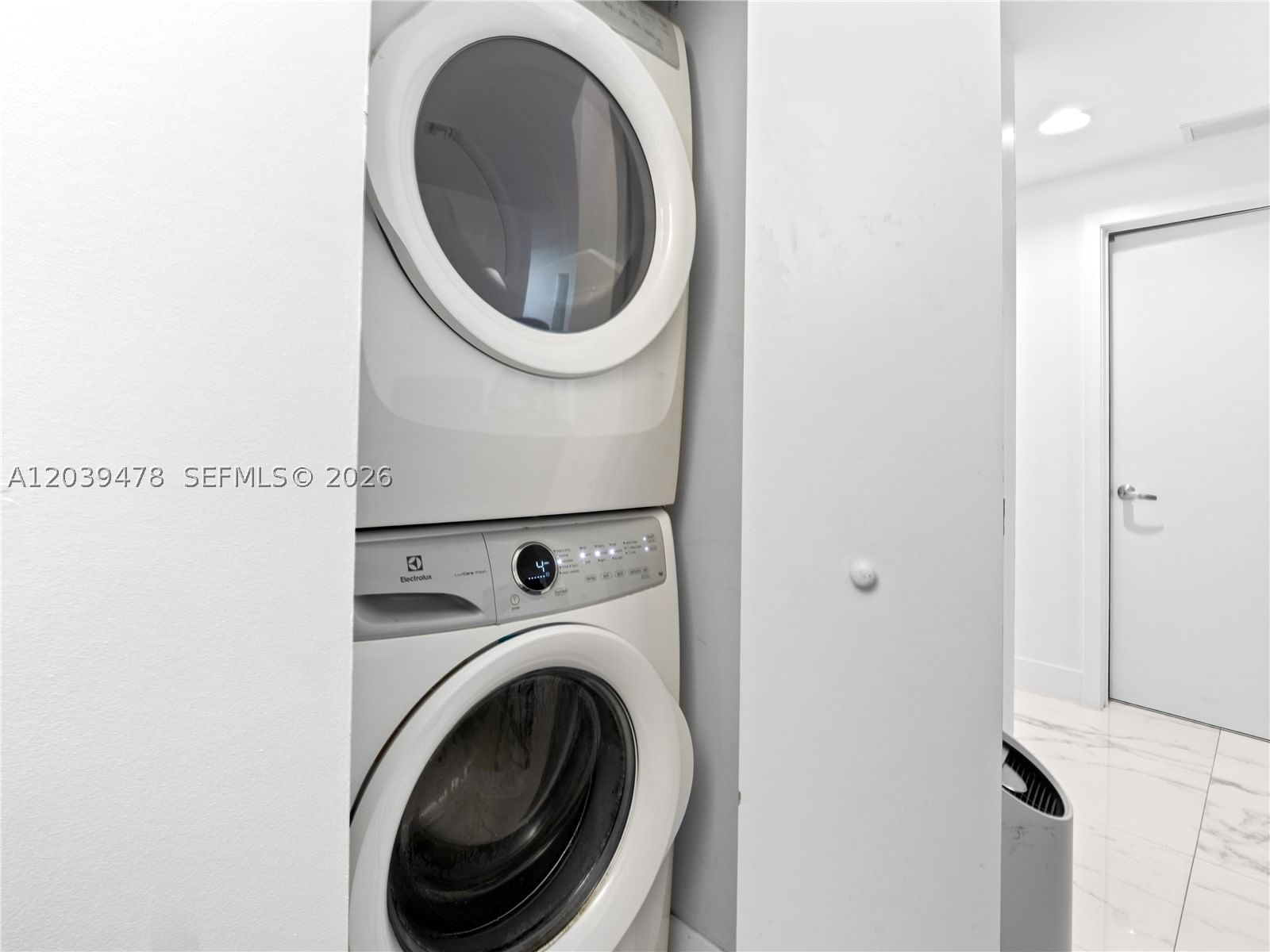 Real estate property located at 16385 Biscayne Blvd #1117, Miami-dade, The Harbour South Condo, North Miami Beach, FL
