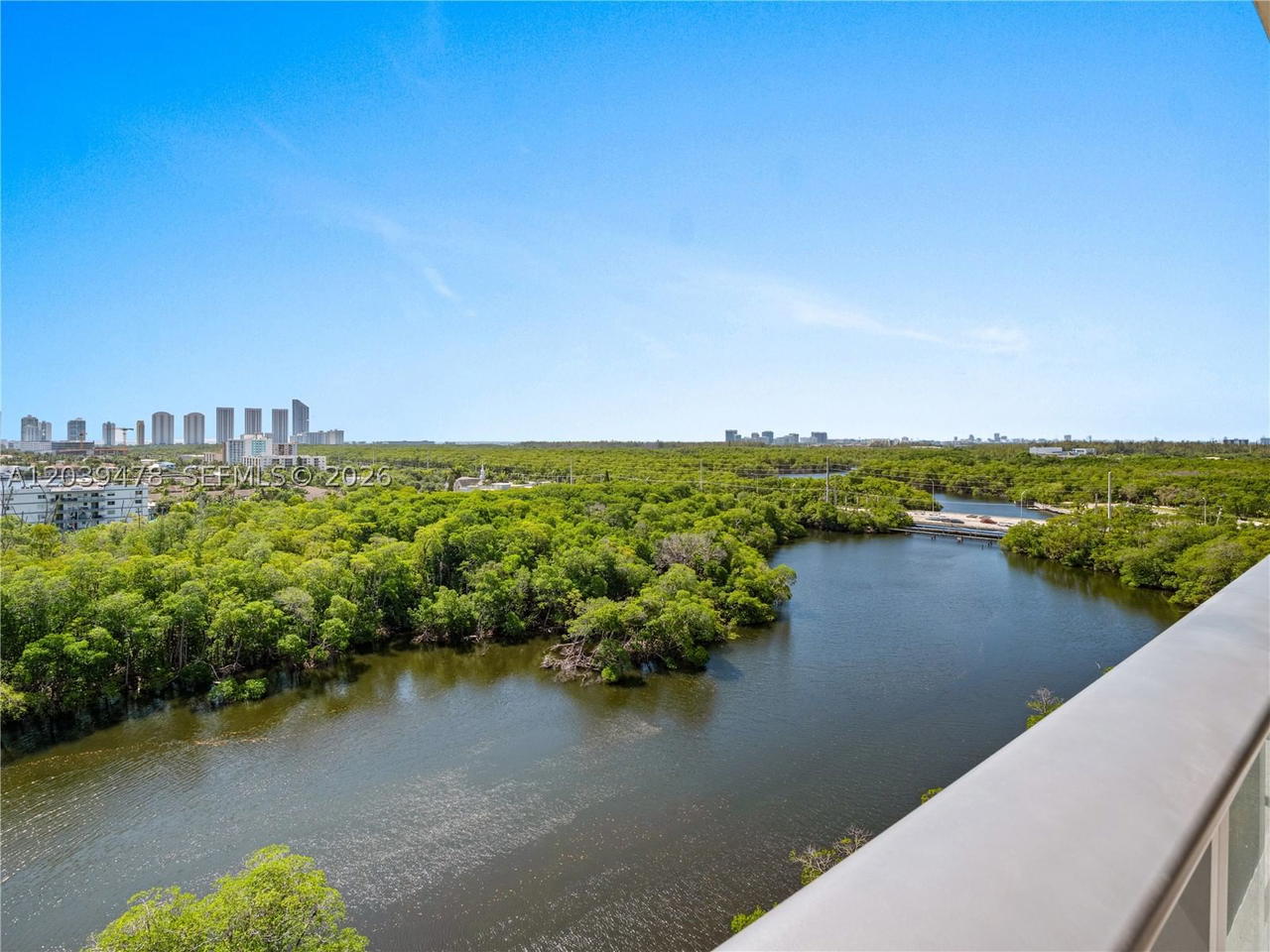 Real estate property located at 16385 Biscayne Blvd #1117, Miami-dade, The Harbour South Condo, North Miami Beach, FL