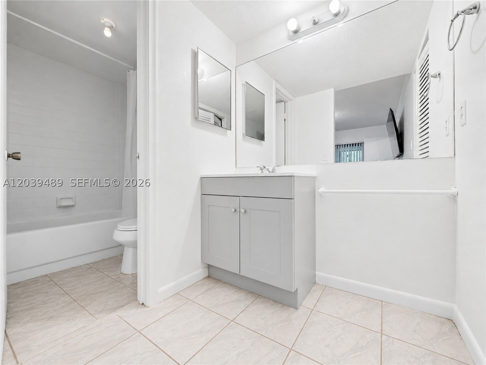 Real estate property located at 3rd Ct 20135 #1, Miami-dade, Quatrine Condo Ii Ph Iii, Miami, FL