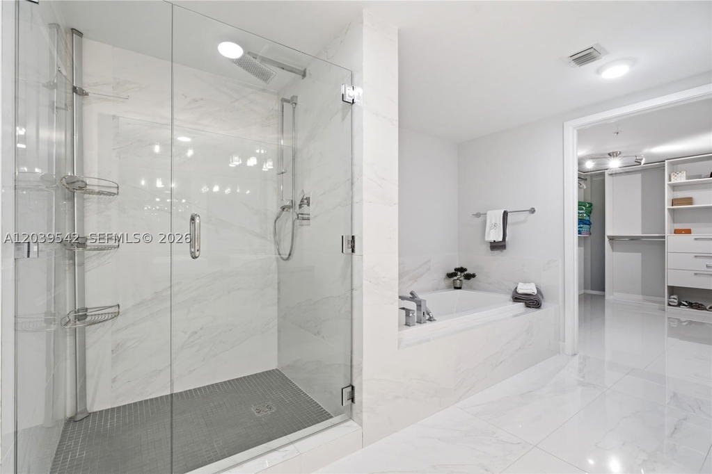 Real estate property located at 400 Sunny Isles Blvd #1817, Miami-dade, 400 Sunny Isles Condo Eas, Sunny Isles Beach, FL