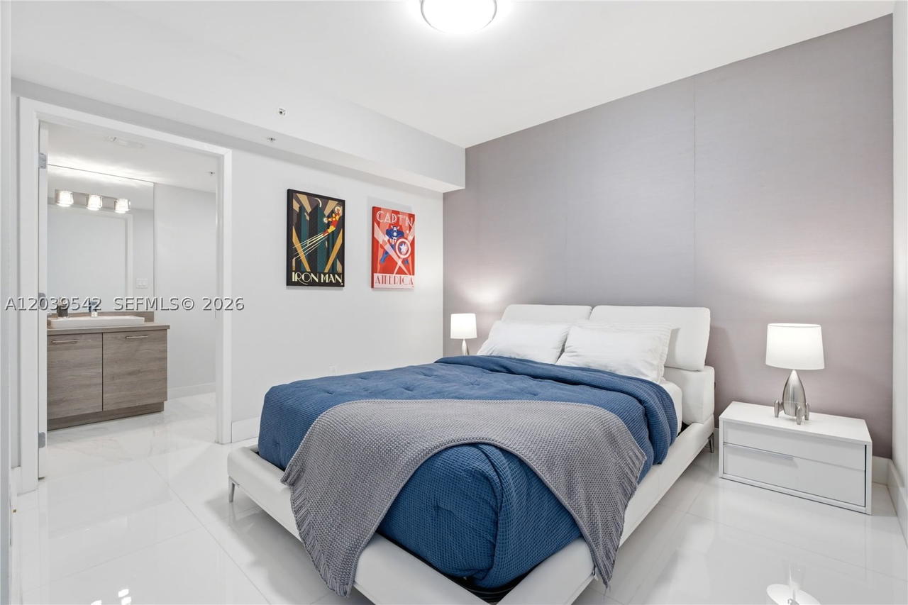 Real estate property located at 400 Sunny Isles Blvd #1817, Miami-dade, 400 Sunny Isles Condo Eas, Sunny Isles Beach, FL