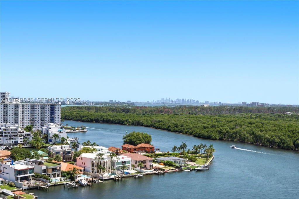 Real estate property located at 400 Sunny Isles Blvd #1817, Miami-dade, 400 Sunny Isles Condo Eas, Sunny Isles Beach, FL