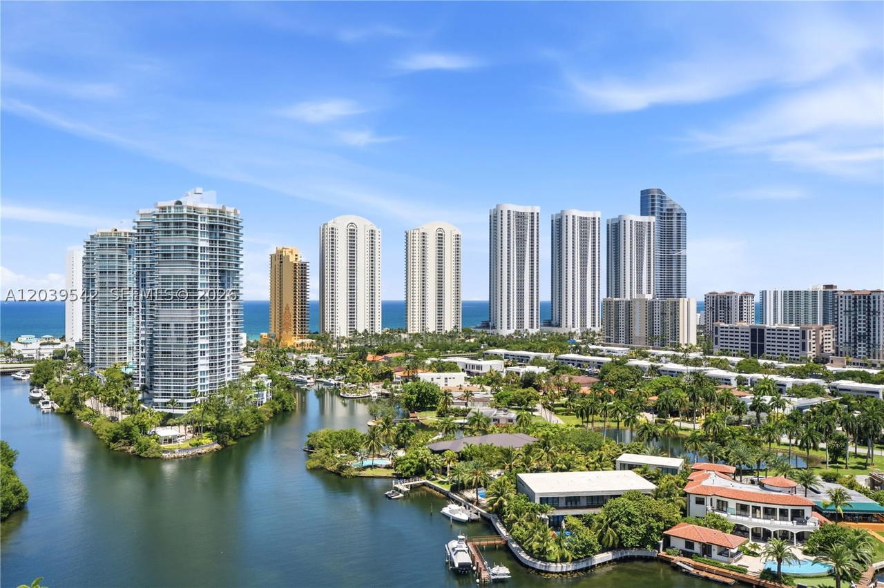 Real estate property located at 400 Sunny Isles Blvd #1817, Miami-dade, 400 Sunny Isles Condo Eas, Sunny Isles Beach, FL