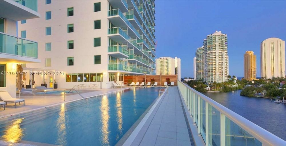 Real estate property located at 400 Sunny Isles Blvd #1817, Miami-dade, 400 Sunny Isles Condo Eas, Sunny Isles Beach, FL