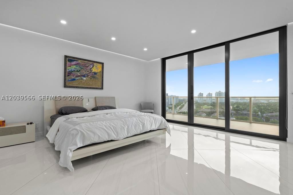 Real estate property located at 19500 Turnberry Way #16B, Miami-dade, Marina Tower Condo, Aventura, FL