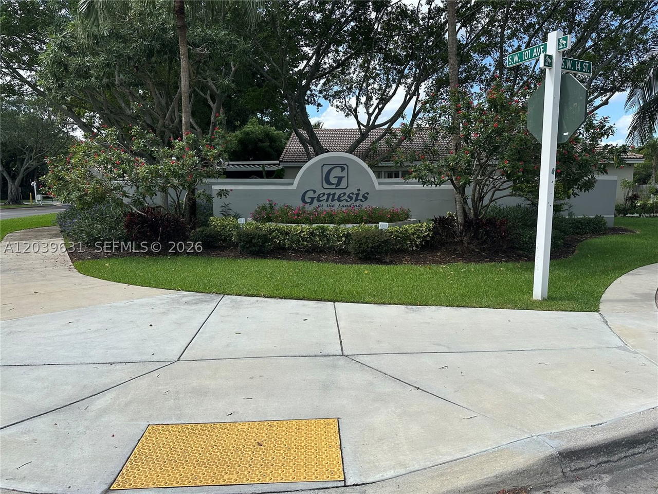 Real estate property located at 1579 105th Ave, Broward, Landings, Pembroke Pines, FL