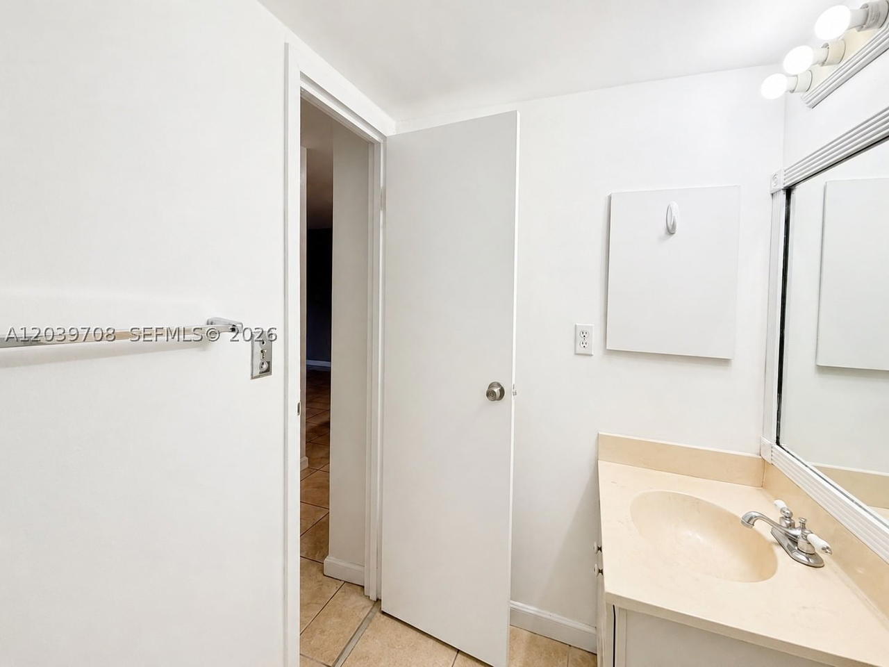Real estate property located at 16851 23rd Ave A308, Miami-dade, Woodside Apts Condo, North Miami Beach, FL