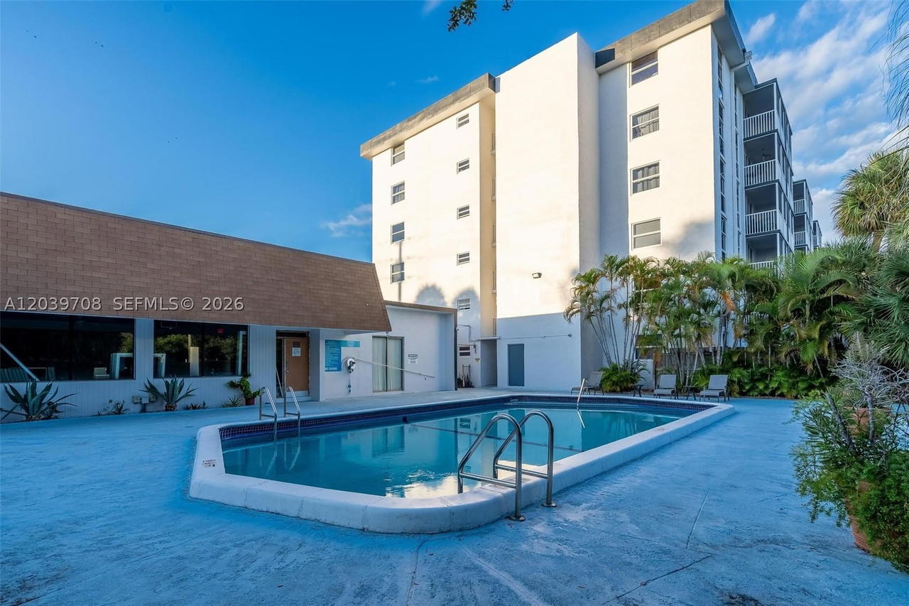 Real estate property located at 16851 23rd Ave A308, Miami-dade, Woodside Apts Condo, North Miami Beach, FL