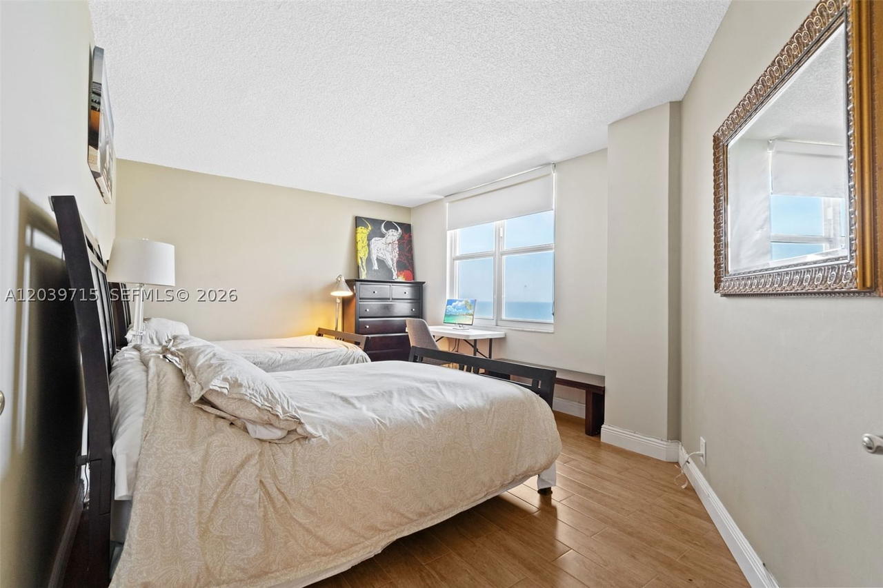 Real estate property located at 3725 Ocean Dr #1410, Broward, Sea Air Towers Condo, Hollywood, FL