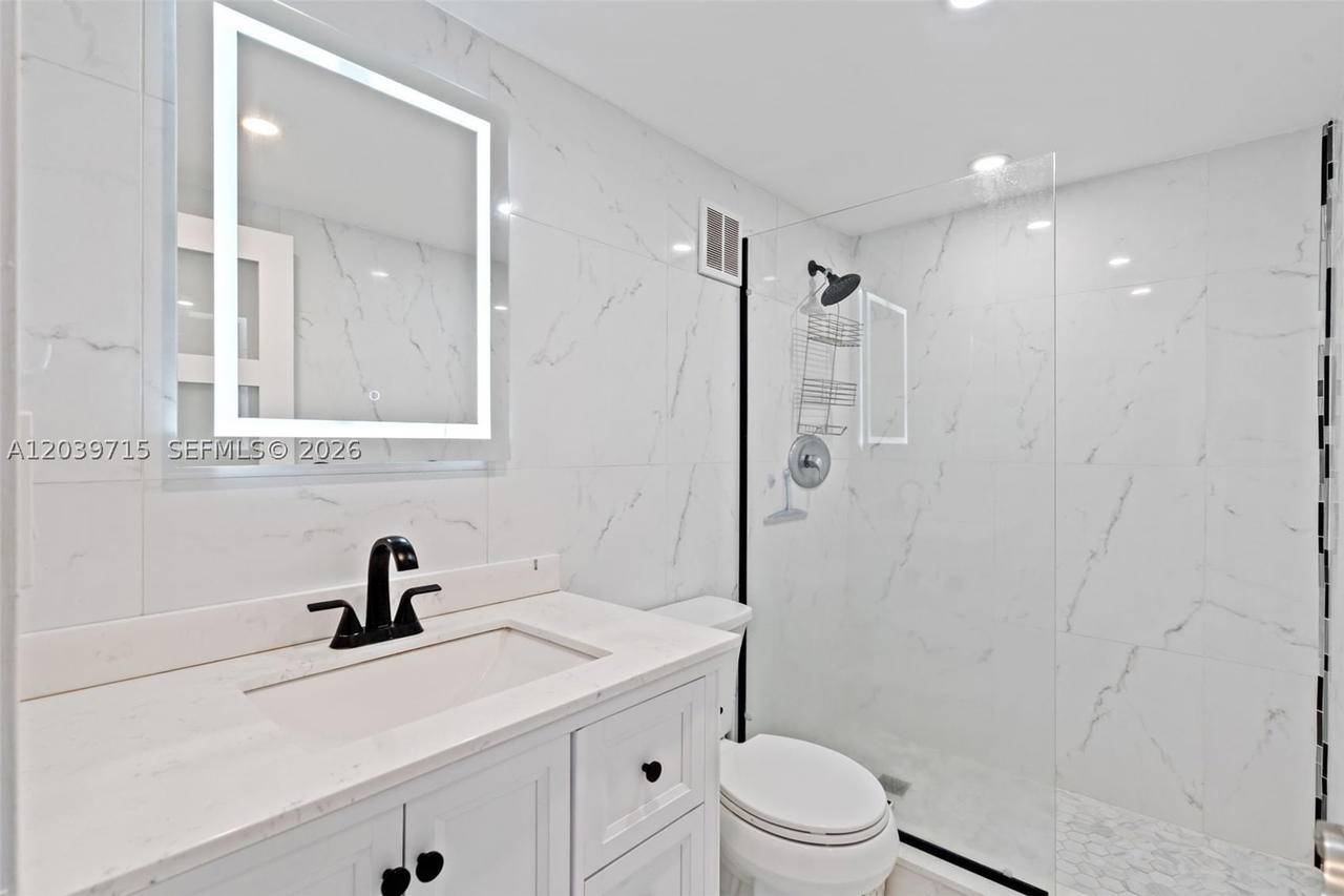 Real estate property located at 3725 Ocean Dr #1410, Broward, Sea Air Towers Condo, Hollywood, FL