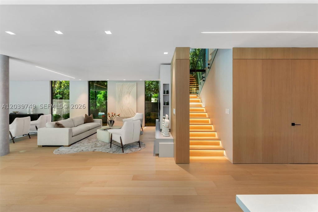 Real estate property located at 3579 Avocado Ave, Miami-dade, Coco Gve Pk 2 Amd, Miami, FL