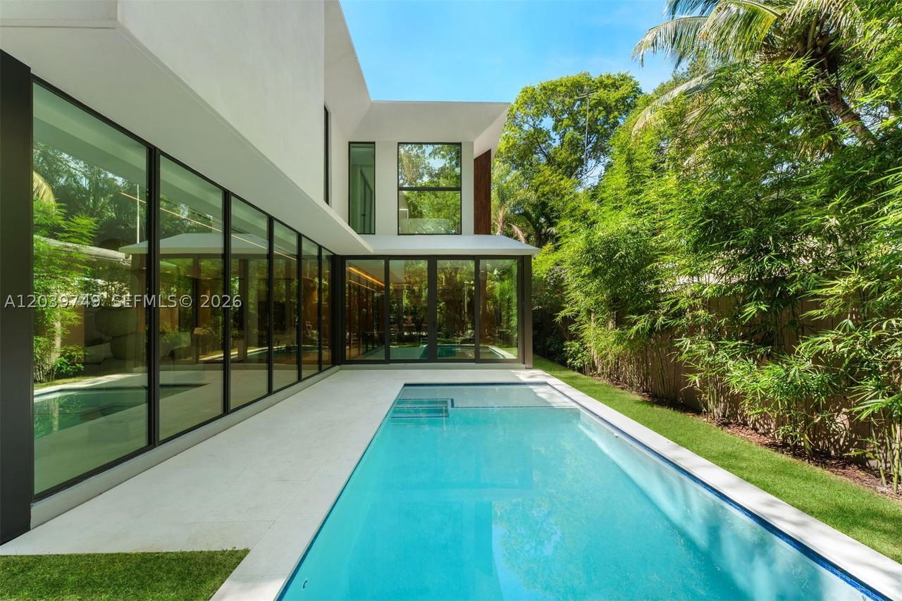 Real estate property located at 3579 Avocado Ave, Miami-dade, Coco Gve Pk 2 Amd, Miami, FL