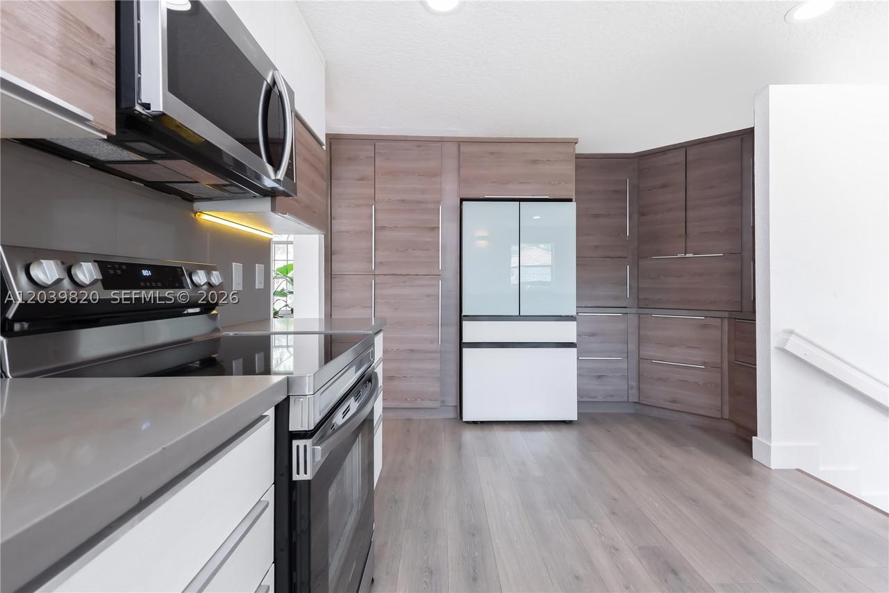 Real estate property located at 5853 111th Ave, Miami-dade, Doral Isles-antilles, Doral, FL