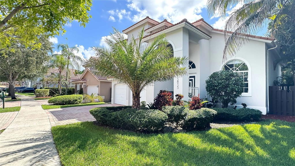 Real estate property located at 5853 111th Ave, Miami-dade, Doral Isles-antilles, Doral, FL