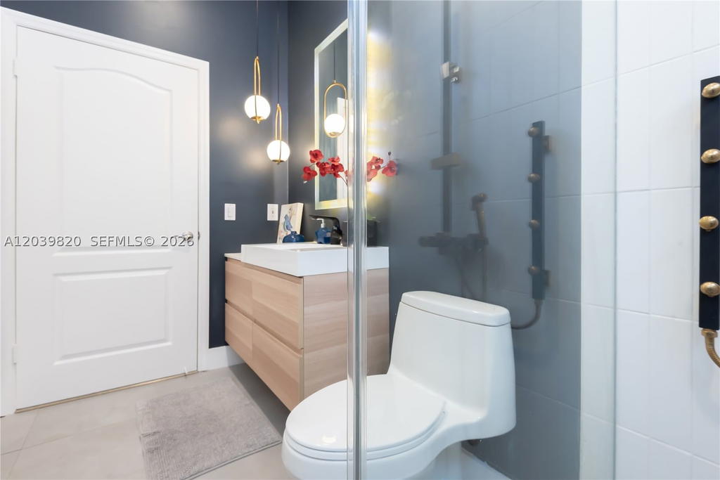 Real estate property located at 5853 111th Ave, Miami-dade, Doral Isles-antilles, Doral, FL