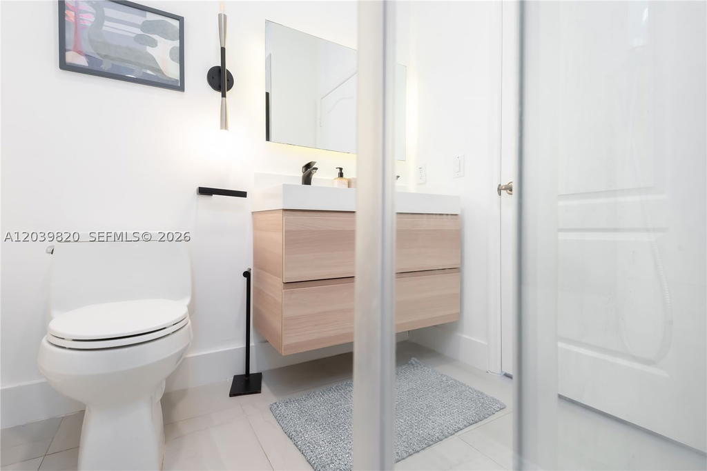 Real estate property located at 5853 111th Ave, Miami-dade, Doral Isles-antilles, Doral, FL