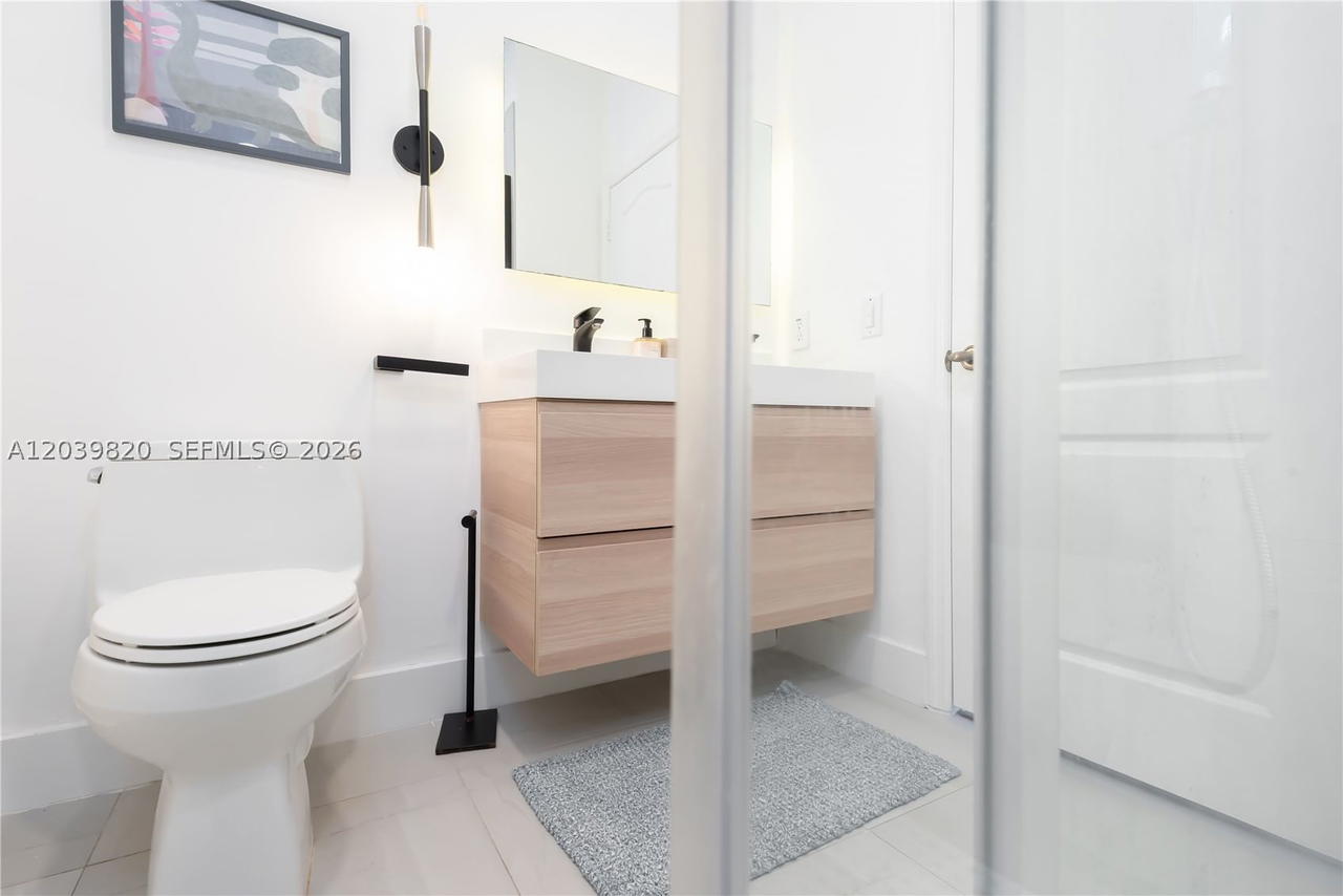 Real estate property located at 5853 111th Ave, Miami-dade, Doral Isles-antilles, Doral, FL