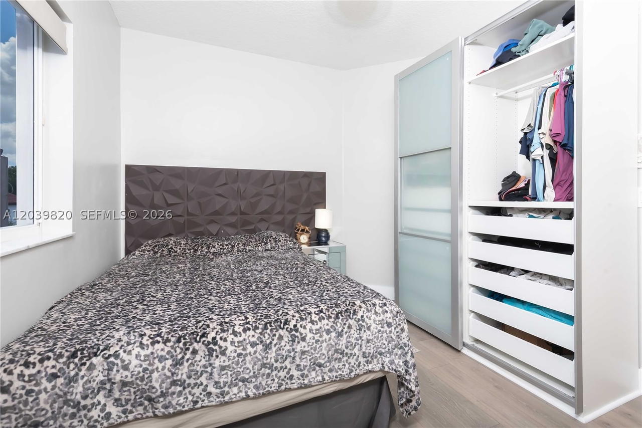Real estate property located at 5853 111th Ave, Miami-dade, Doral Isles-antilles, Doral, FL