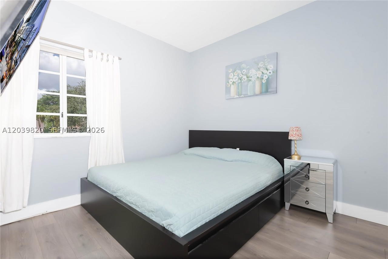 Real estate property located at 5853 111th Ave, Miami-dade, Doral Isles-antilles, Doral, FL