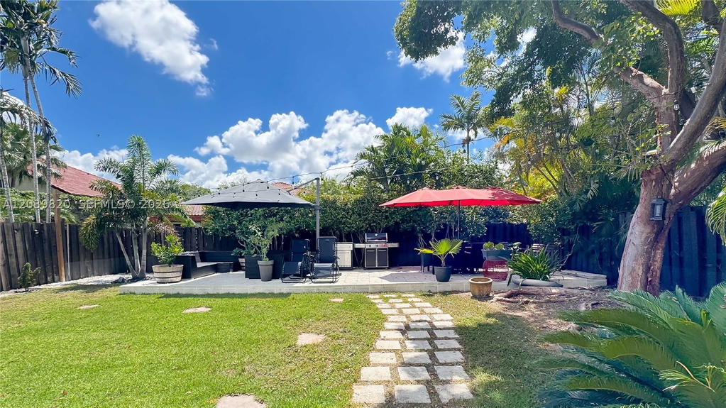 Real estate property located at 5853 111th Ave, Miami-dade, Doral Isles-antilles, Doral, FL