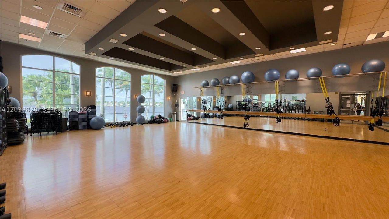 Real estate property located at 5853 111th Ave, Miami-dade, Doral Isles-antilles, Doral, FL