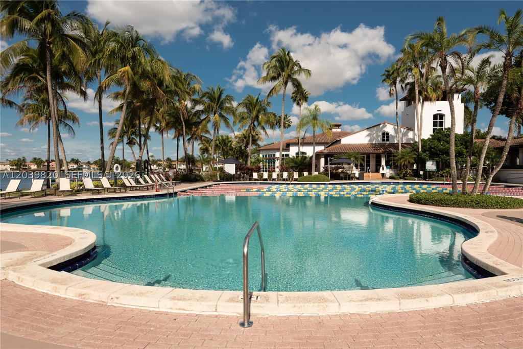 Real estate property located at 5853 111th Ave, Miami-dade, Doral Isles-antilles, Doral, FL