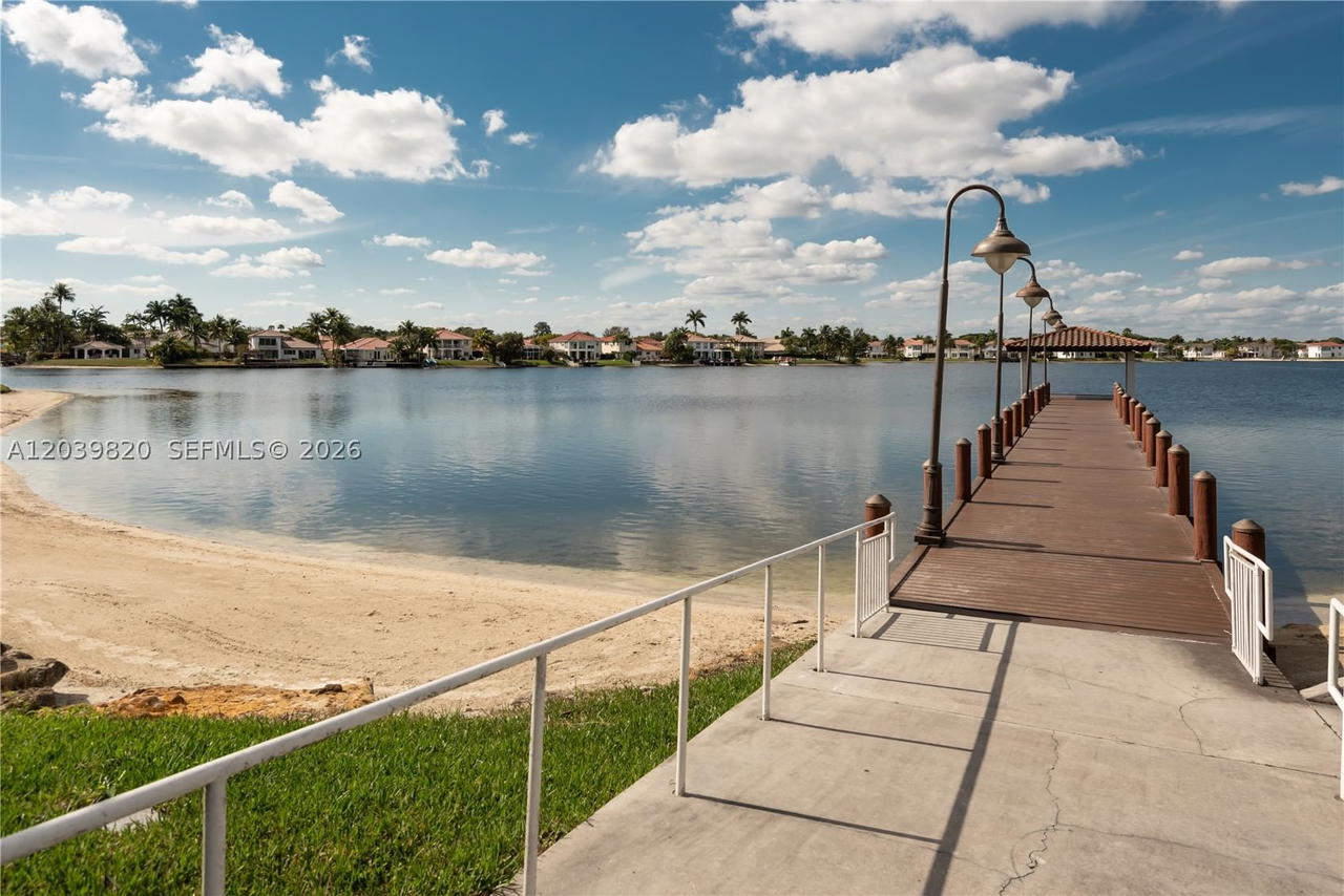 Real estate property located at 5853 111th Ave, Miami-dade, Doral Isles-antilles, Doral, FL
