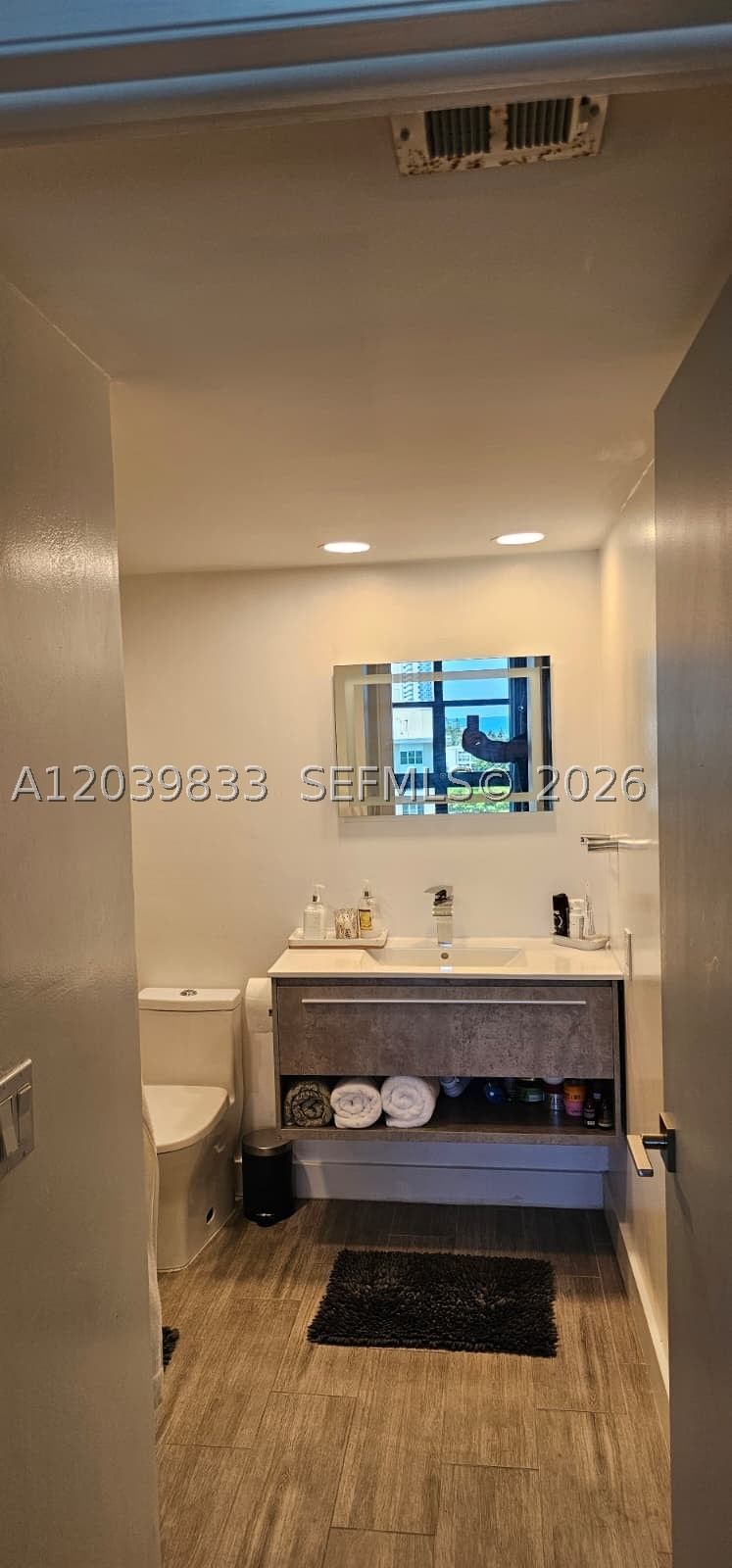 Real estate property located at 17600 Bay Rd N906, Miami-dade, Fairview House Condo, Sunny Isles Beach, FL