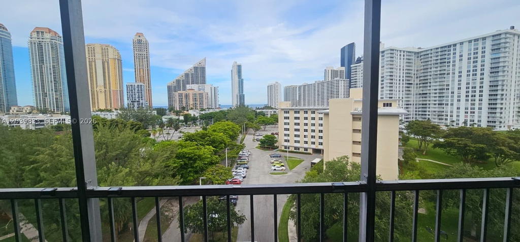 Real estate property located at 17600 Bay Rd N906, Miami-dade, Fairview House Condo, Sunny Isles Beach, FL