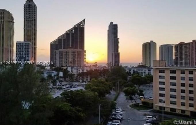 Real estate property located at 17600 Bay Rd N906, Miami-dade, Fairview House Condo, Sunny Isles Beach, FL