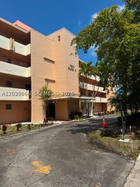 Real estate property located at 1301 191st St F403, Miami-dade, Rolling Green Condo F, Miami, FL