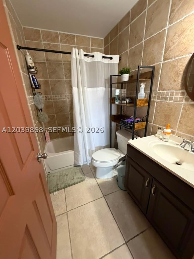 Real estate property located at 541 82nd Ct #375, Miami-dade, Mira Villas Condo, Miami, FL