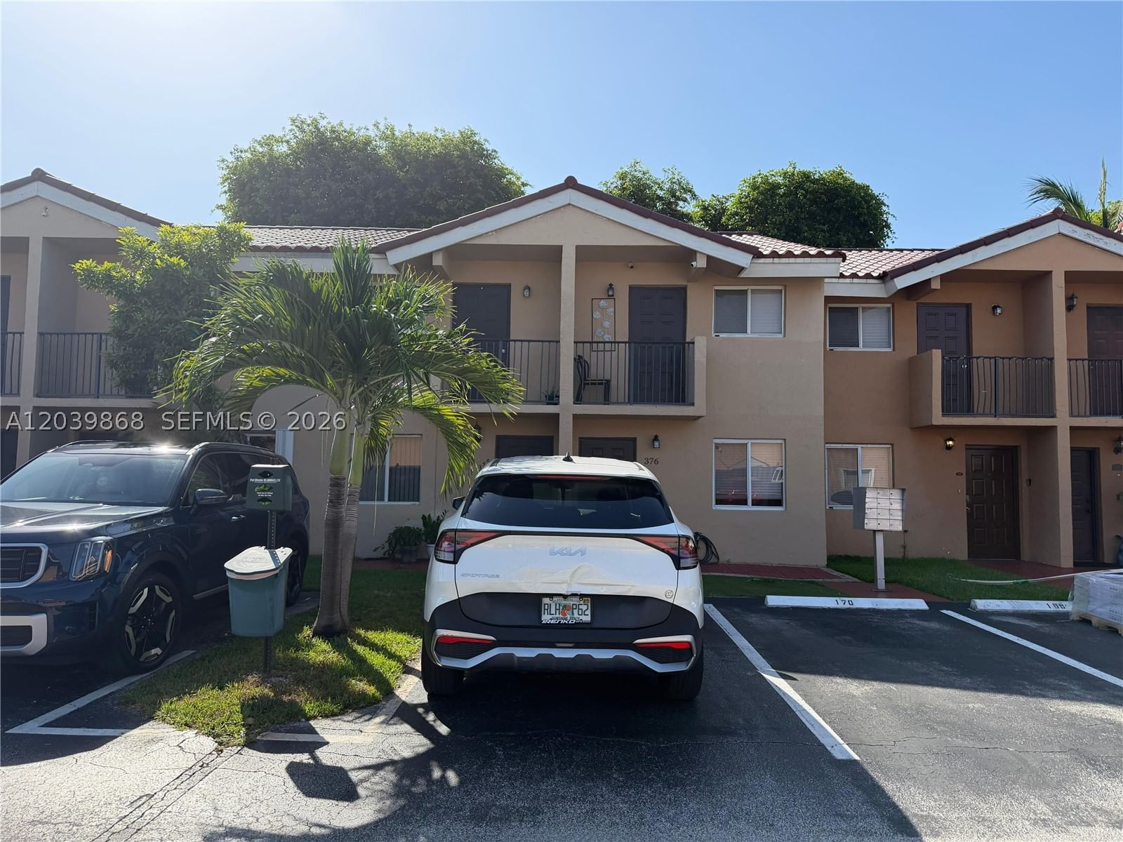 Real estate property located at 541 82nd Ct #375, Miami-dade, Mira Villas Condo, Miami, FL