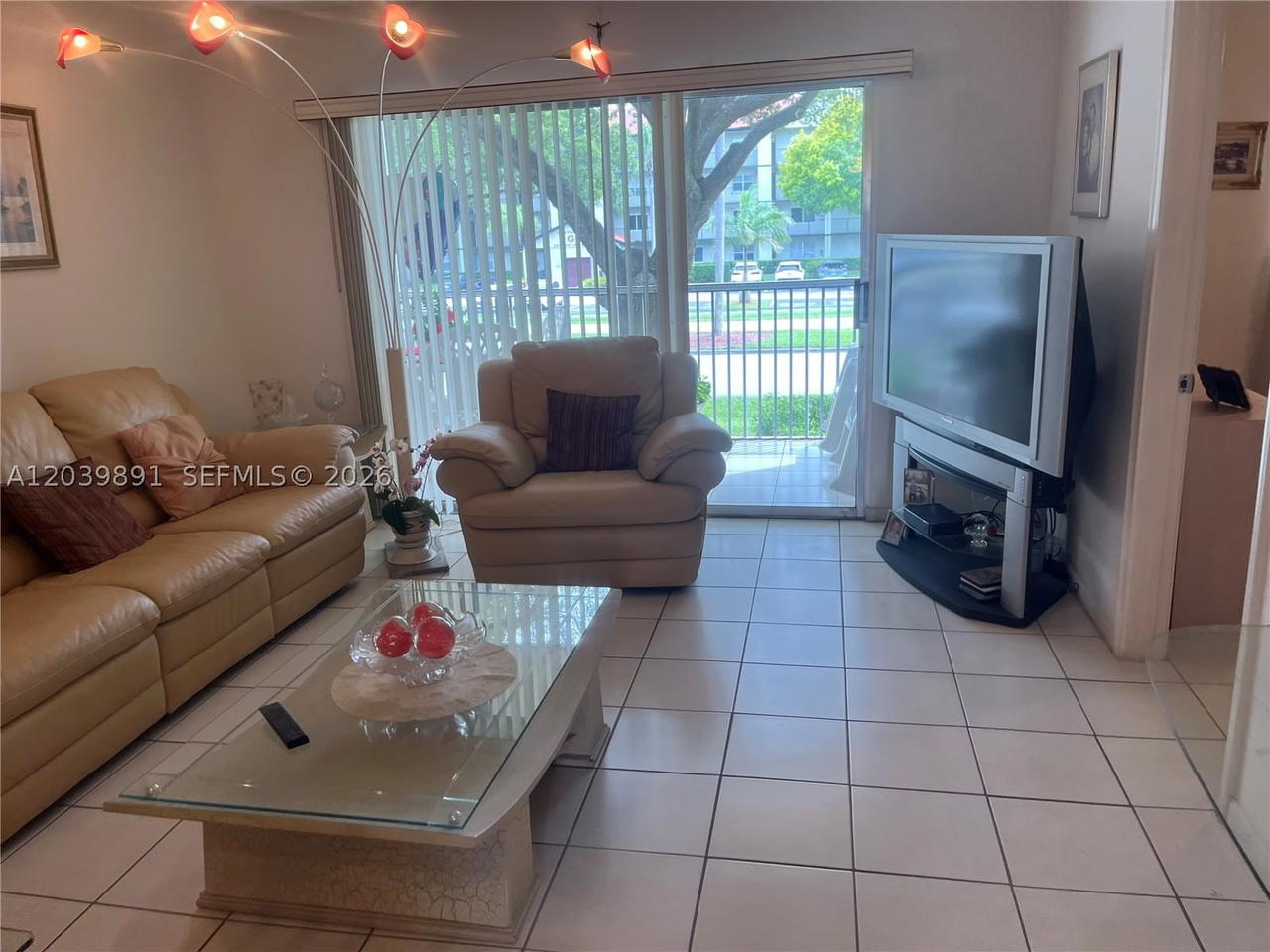 Real estate property located at 1100 128th Ter #204U, Broward, Cambridge At Century, Pembroke Pines, FL